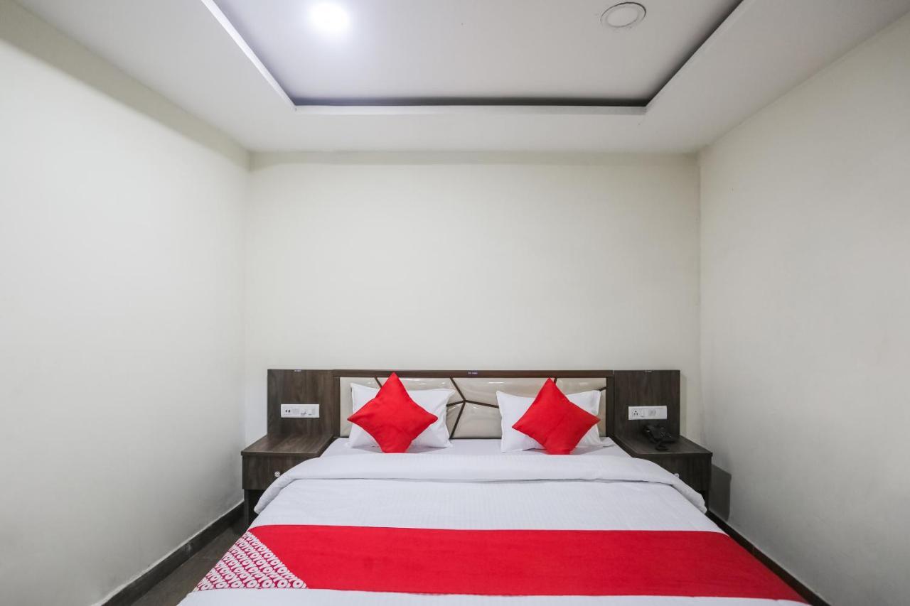 Oyo 63134 Hotel Red Queen Raigarh Cameră foto
